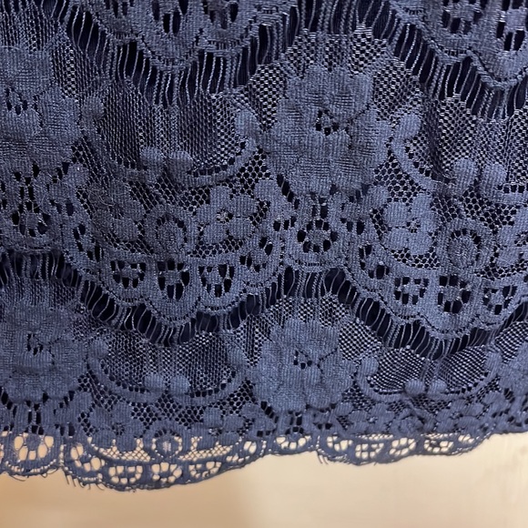 New York and Company Women’s Size Medium Navy Blue Blouse - Picture 4 of 4